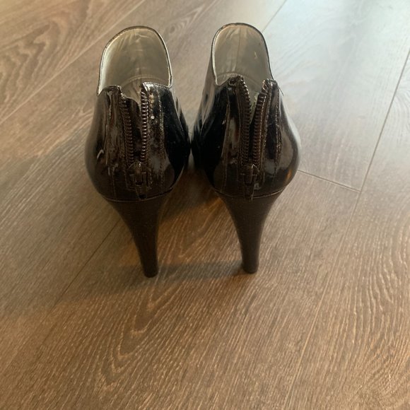 Heels - Picture 3 of 5